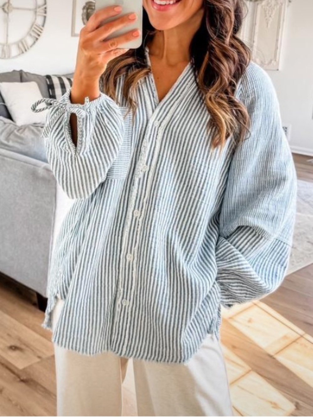aerie Light Blue and White Striped Button-Down Shirt🌻